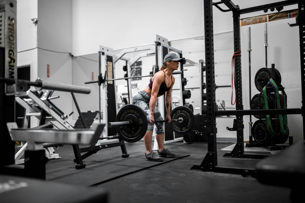 Deadlifts: Hinging for Glute Definition