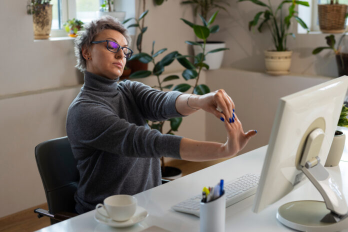 Desk Job Fitness: How to Stay Active While Working 9 to 5